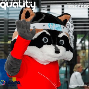 Progimpex produces large scale mascot costumes. Paddel Tennis Vlaanderen, Bandido (©photo Tennis Vlaanderen)