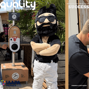 Progimpex produces appealing mascot costumes. Solid John, (©Photo Solid John)